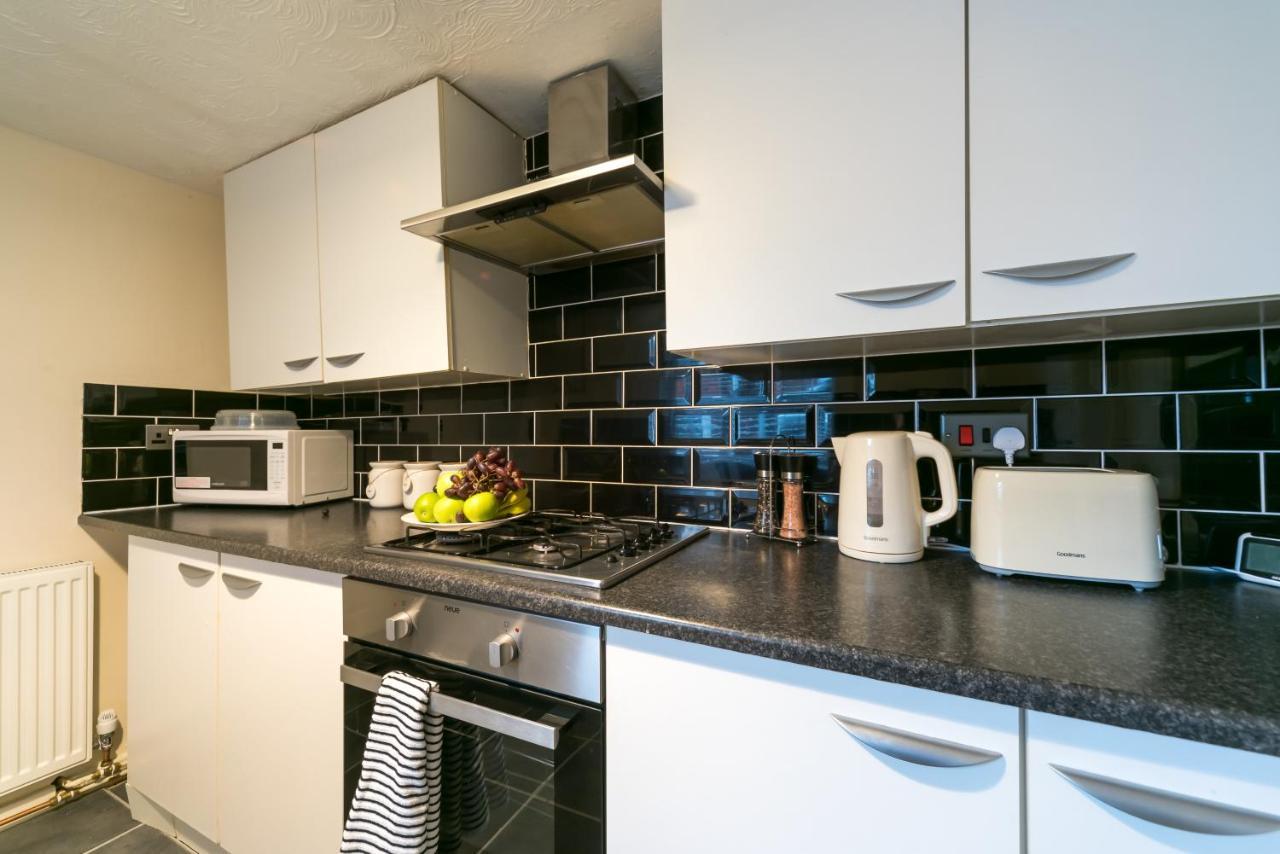 Jesouth 3 Bed Home In Central Hull -Garden Sleeps 6 Kingston upon Hull Buitenkant foto