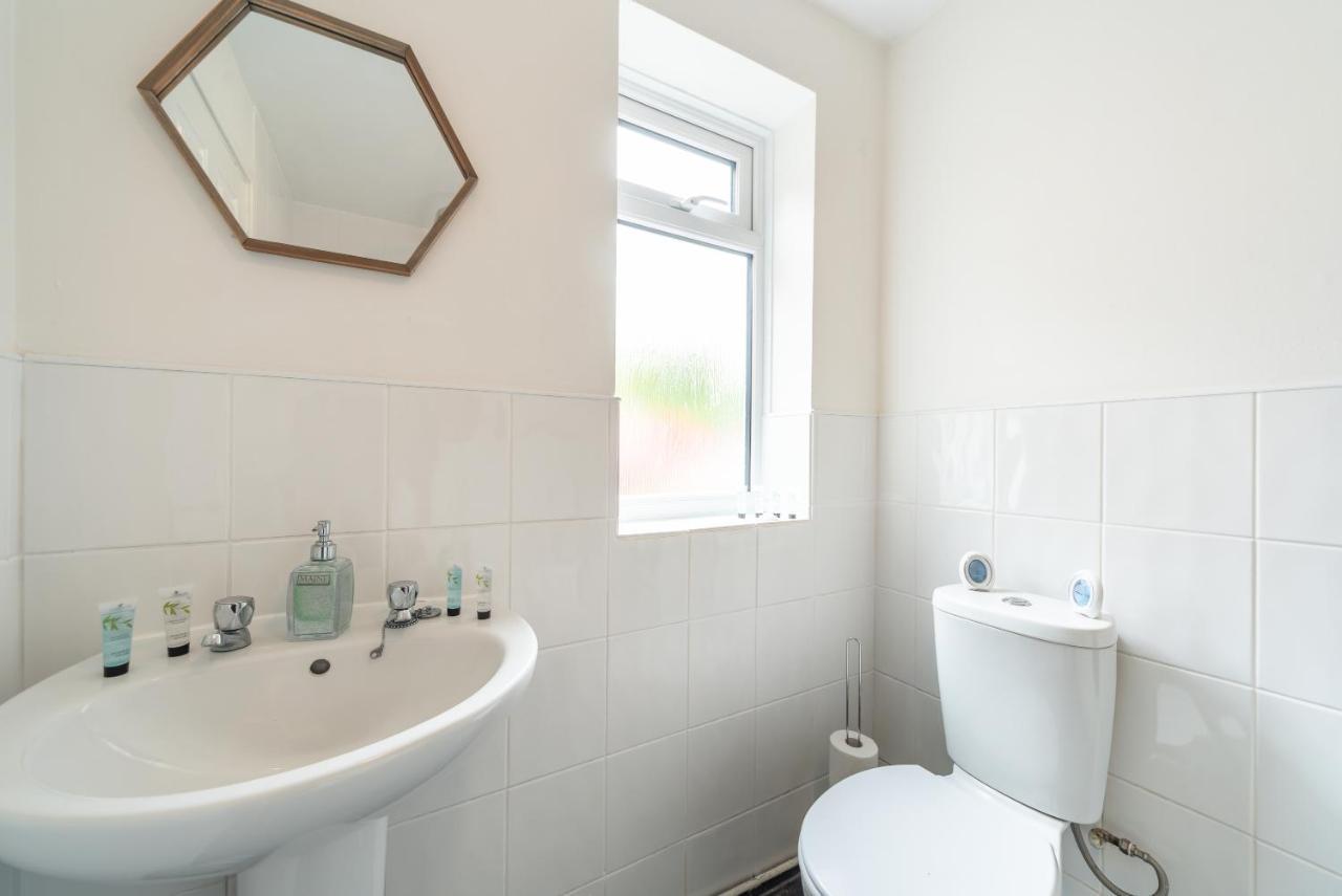 Jesouth 3 Bed Home In Central Hull -Garden Sleeps 6 Kingston upon Hull Buitenkant foto