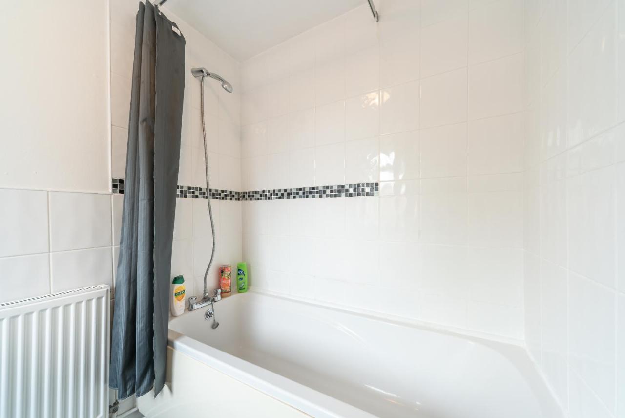 Jesouth 3 Bed Home In Central Hull -Garden Sleeps 6 Kingston upon Hull Buitenkant foto