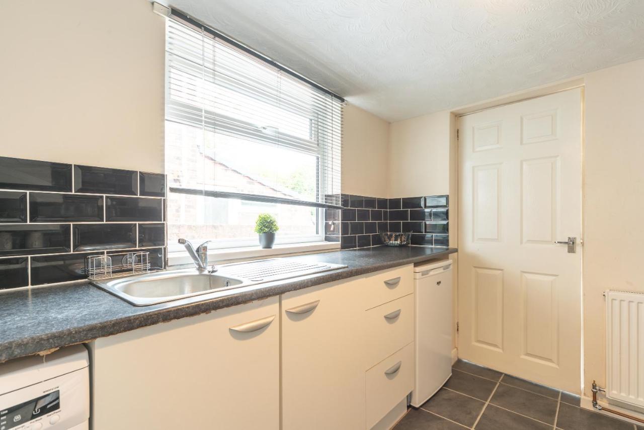 Jesouth 3 Bed Home In Central Hull -Garden Sleeps 6 Kingston upon Hull Buitenkant foto